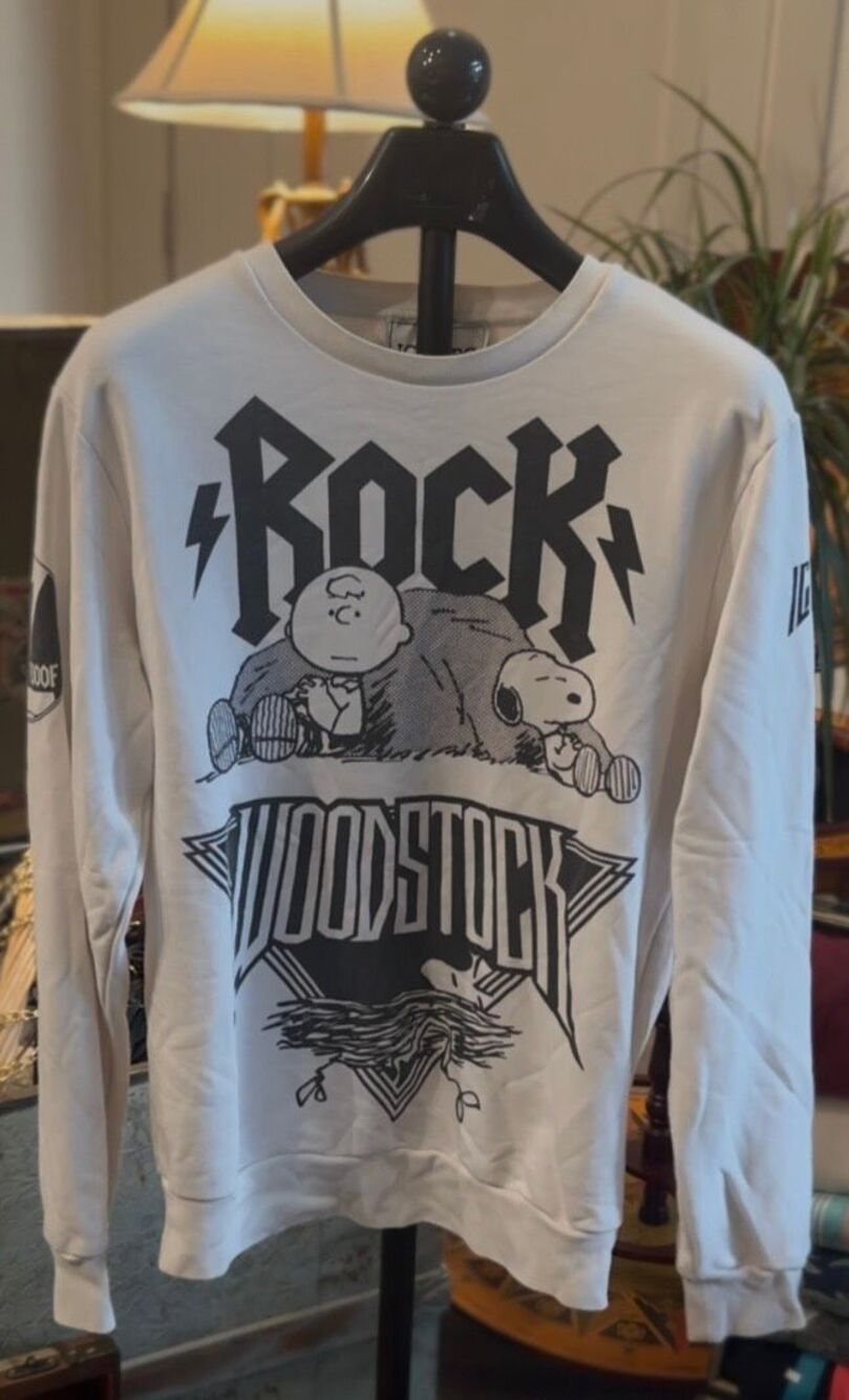 Vintage Unisex Snoopy/Peanuts Sweatshirt "Rock Woodstock"
